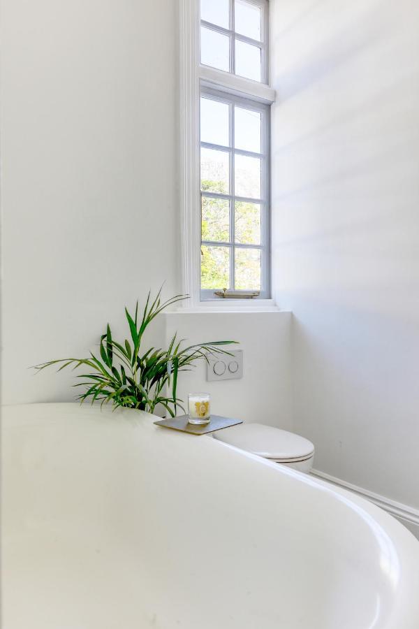 Apartment Secure & Central: With Views Of Table Mountain *