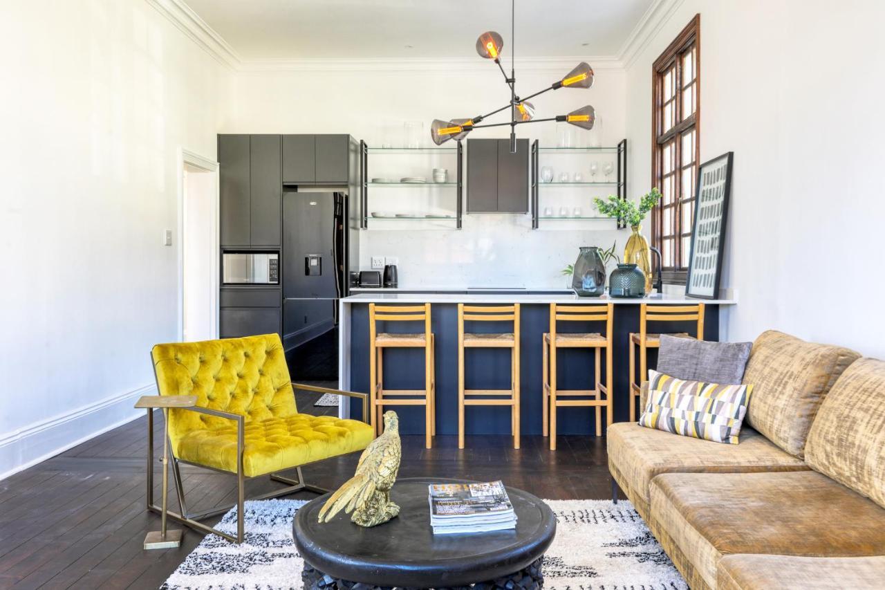 Secure & Central: With Views Of Table Mountain Cape Town