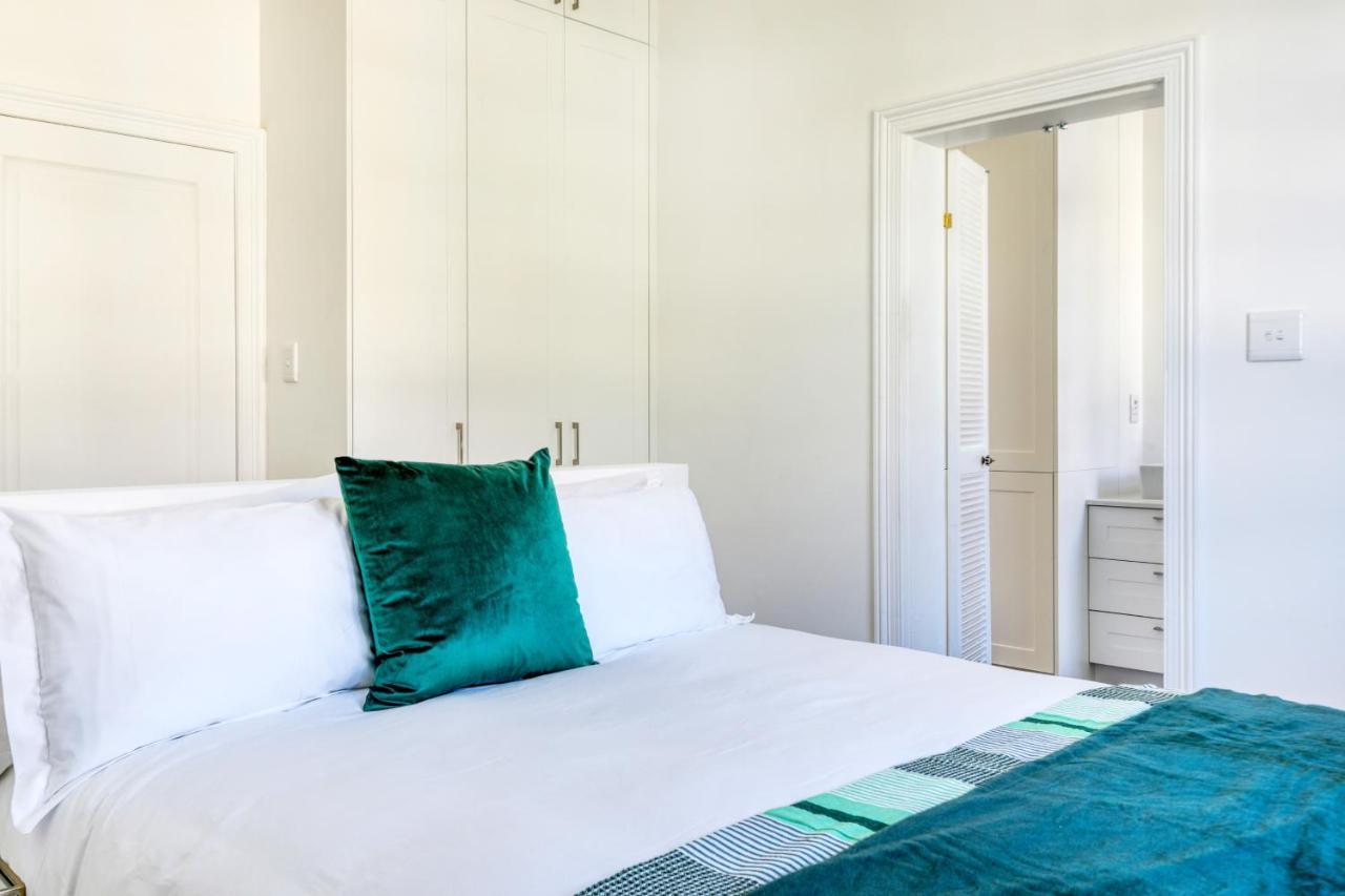 Secure & Central: With Views Of Table Mountain Cape Town